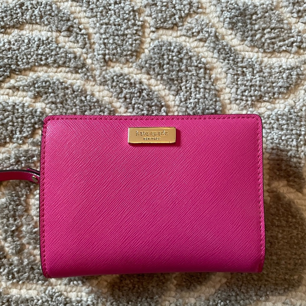 Kate Spade medium BI-fold wallet